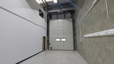 Blackhorse Rd, Exhall for lease Interior Photo- Image 2 of 7