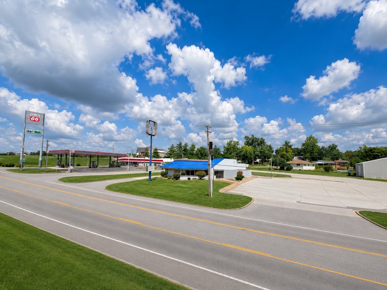 235 W 5th St, Eureka, MO for lease - Building Photo - Image 2 of 5