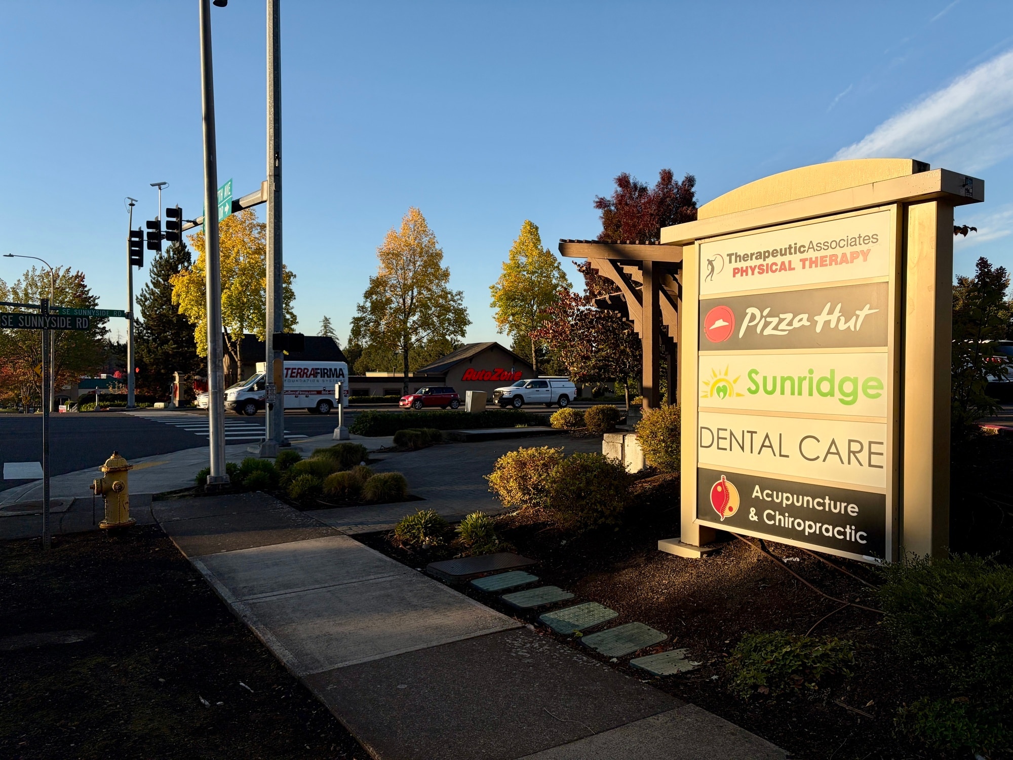 14679 SE Sunnyside Rd, Clackamas, OR for lease Building Photo- Image 1 of 7