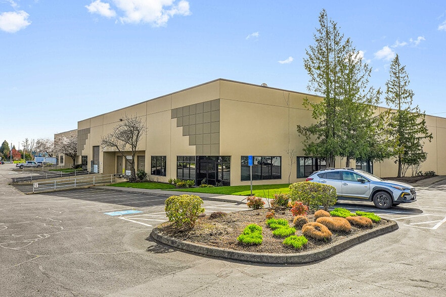 27350 SW 95th Ave, Wilsonville, OR à louer - Photo du bâtiment - Image 2 de 11