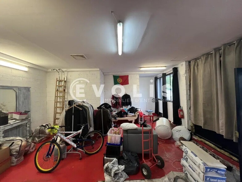 Flex in Noisy-le-Grand for lease - Building Photo - Image 3 of 9