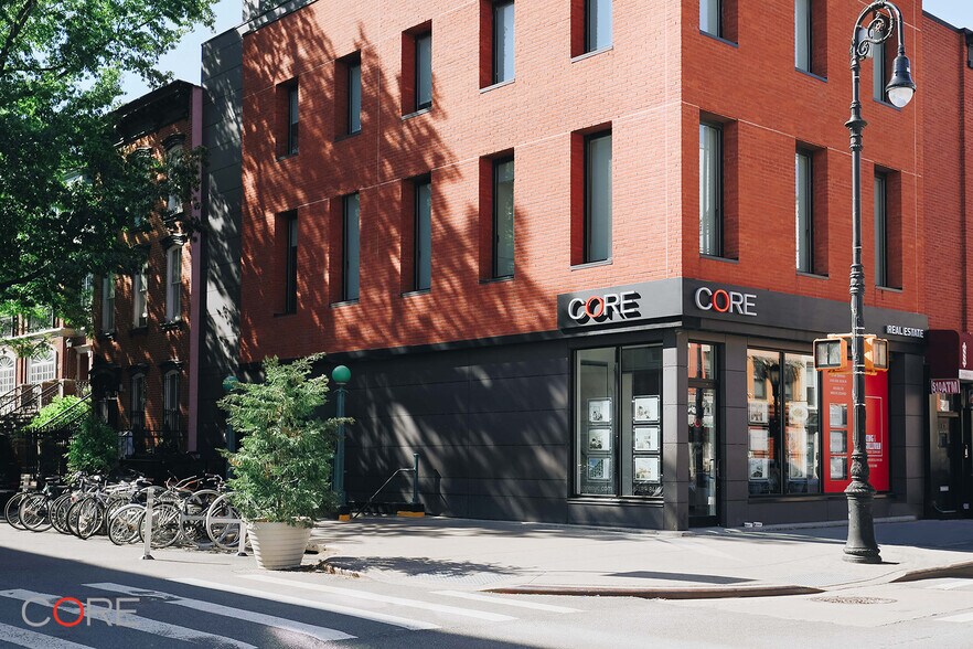 180 Smith St, Brooklyn, NY à louer - Photo du bâtiment - Image 2 de 10