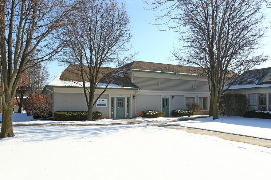 1415-1421 E 12 Mile Rd, Madison Heights, MI à louer - Photo du bâtiment - Image 3 de 21