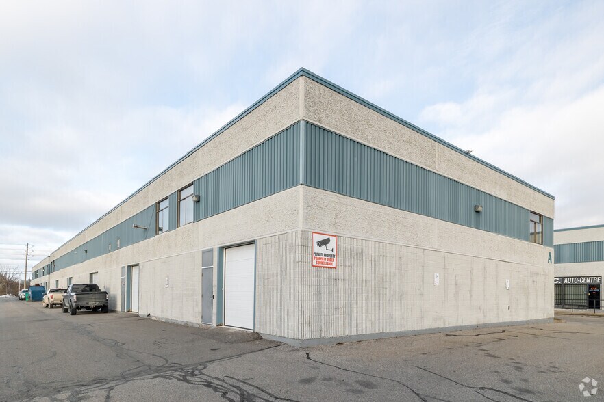 2212A Gladwin Cres, Ottawa, ON à vendre - Photo du bâtiment - Image 2 de 4