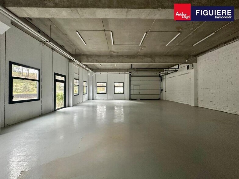 Chemin De La Bastide Blanche, Vitrolles for lease - Interior Photo - Image 2 of 8
