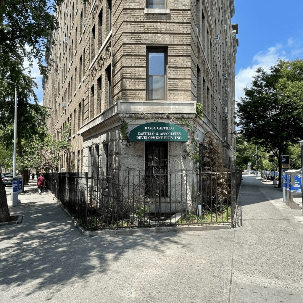 800 Riverside Dr, New York, NY à louer Photo du bâtiment- Image 1 de 6