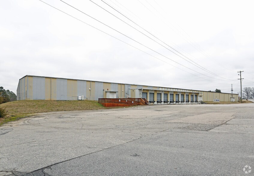 62 T Kemp Rd, Louisburg, NC à louer - Photo du bâtiment - Image 3 de 4