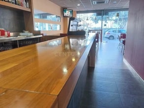 Commerce de détail dans L'Hospitalet de Llobregat, Barcelona à louer Photo du bâtiment- Image 2 de 3