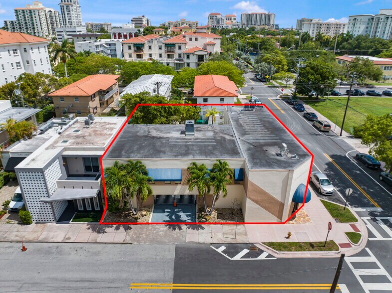 101 Madeira Ave, Coral Gables, FL à louer - Photo du bâtiment - Image 2 de 28