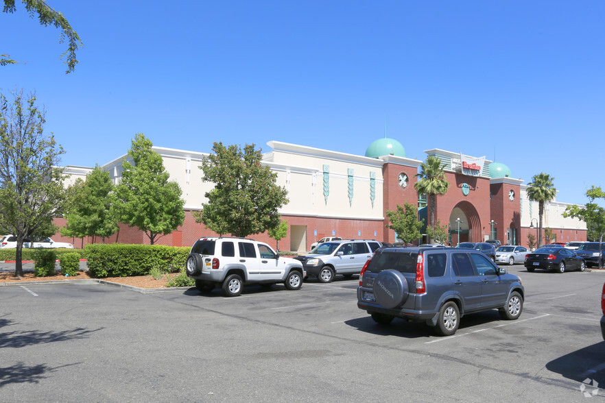 Retail in Vacaville, CA for sale - Primary Photo - Image 1 of 1