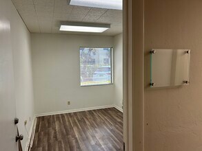 5051 Castello Dr, Naples, FL à louer Photo intérieure- Image 1 de 1