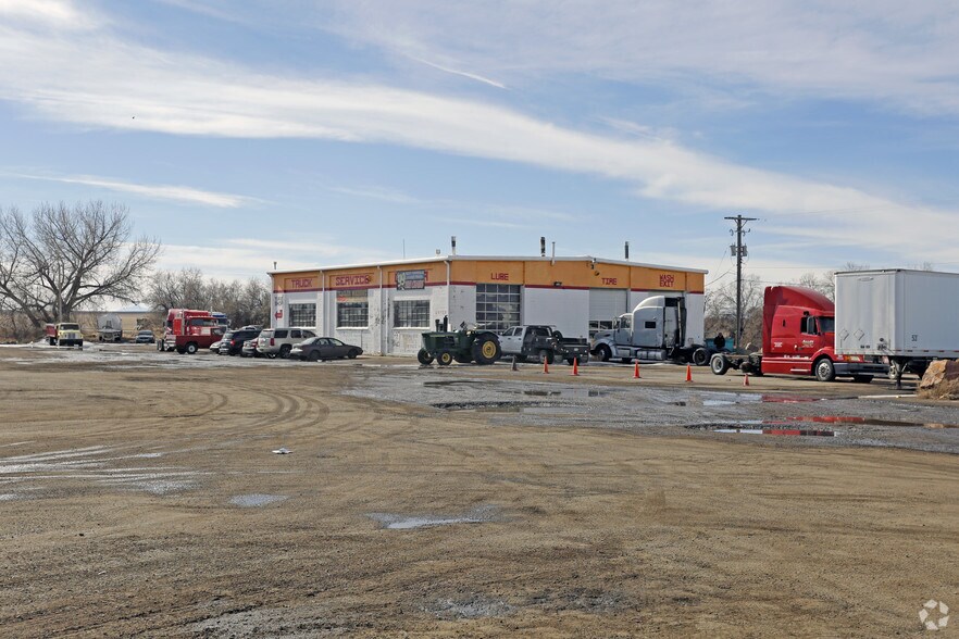 1695 N Watkins Rd, Watkins, CO à vendre - Photo du bâtiment - Image 3 de 4