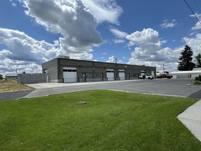 3636 E Sanson Ave, Spokane, WA for lease - Building Photo - Image 1 of 3