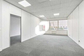 Plus de détails pour Rue Des Vanesses, Villepinte - Bureau à louer