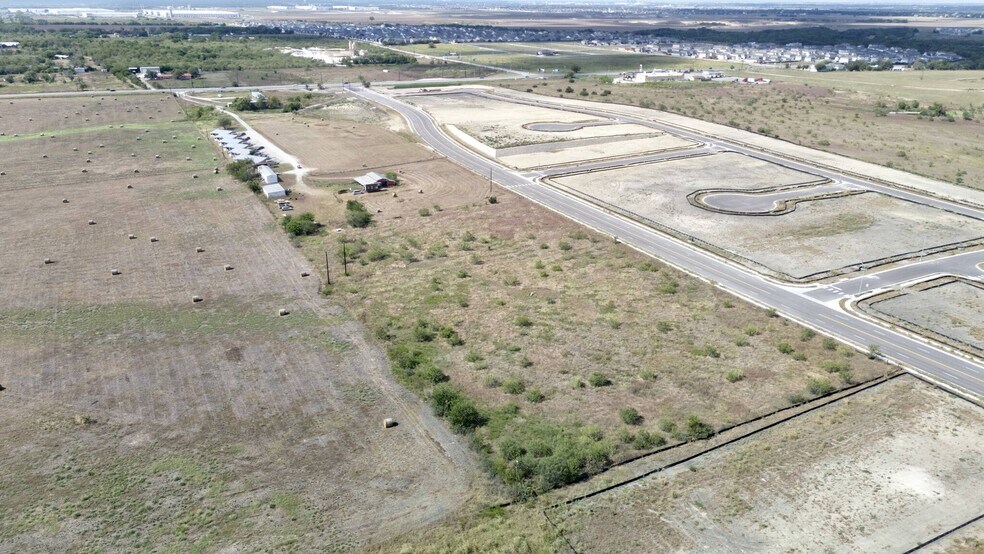 158 Stockmen Ln, Maxwell, TX à vendre - Photo du bâtiment - Image 2 de 9