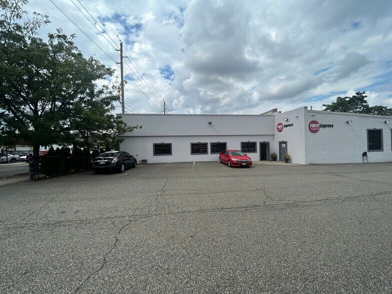 225 Paterson Ave, Wallington, NJ for lease - Building Photo - Image 2 of 2