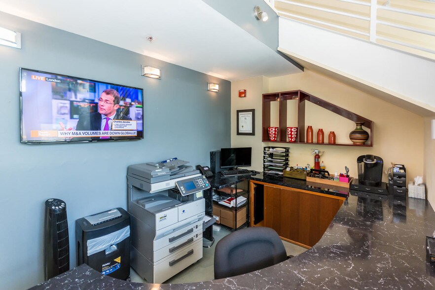 2301 Wilton Dr, Wilton Manors, FL à vendre - Photo intérieure - Image 3 de 67