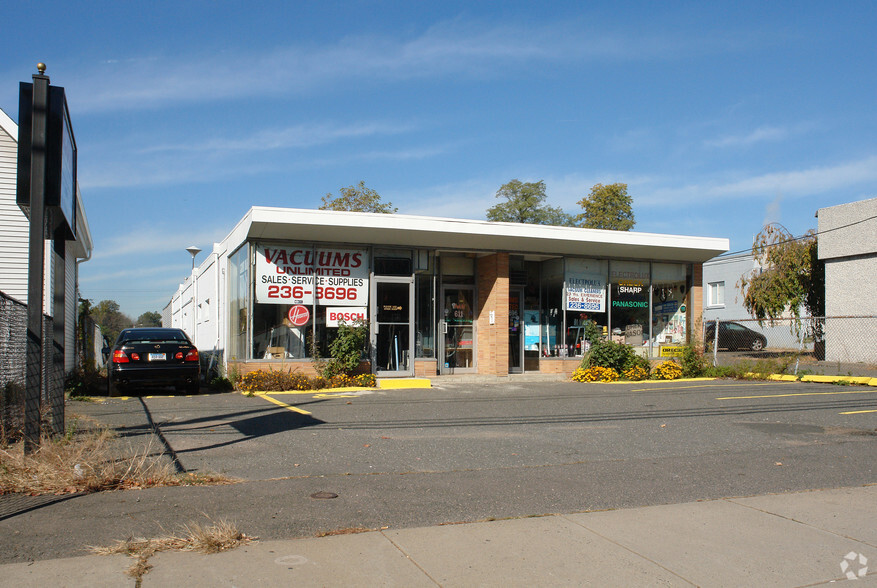 611 New Park Ave, West Hartford, CT for sale - Primary Photo - Image 1 of 1