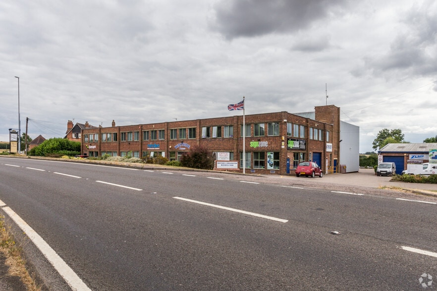 London Rd, Daventry à vendre - Photo du bâtiment - Image 3 de 3