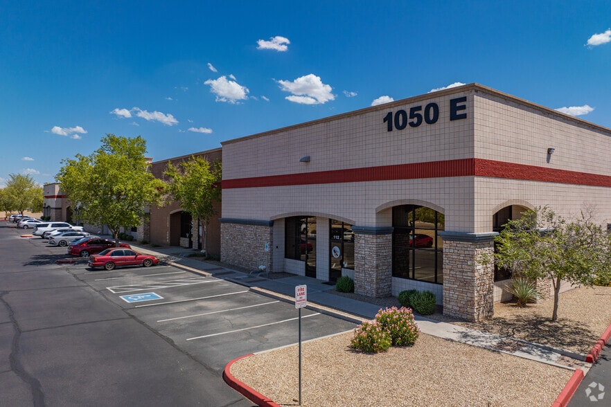 1050 N Fairway Dr, Avondale, AZ for lease - Primary Photo - Image 2 of 8