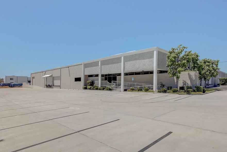 15005 Marquardt Ave, Santa Fe Springs, CA for lease - Building Photo - Image 1 of 6