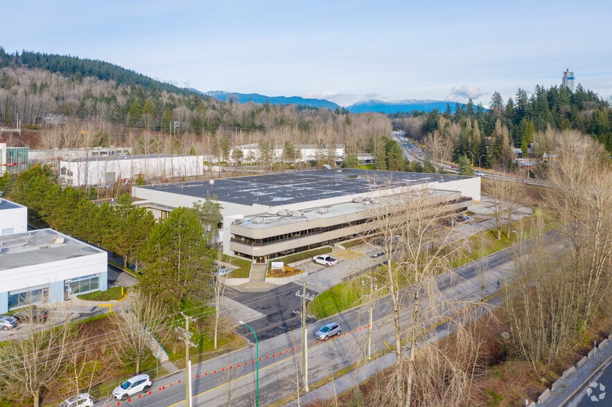 8651 Eastlake Dr, Burnaby, BC for lease - Building Photo - Image 2 of 4