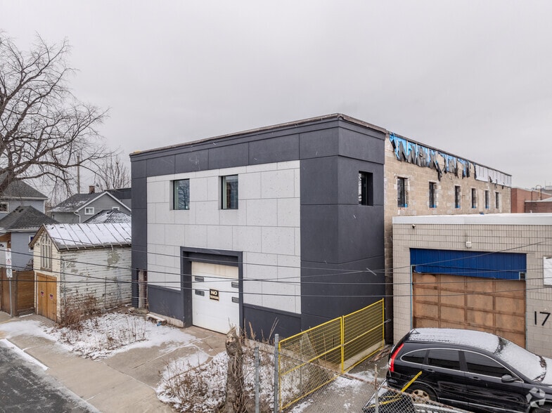 401 Victoria Ave N, Hamilton, ON for lease - Building Photo - Image 2 of 3