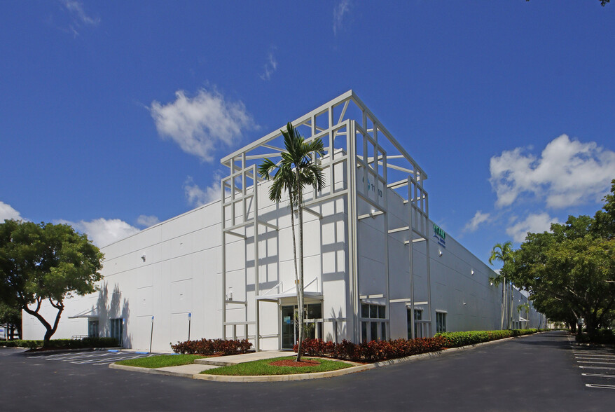 11010 NW 30th St, Doral, FL for lease - Building Photo - Image 1 of 2