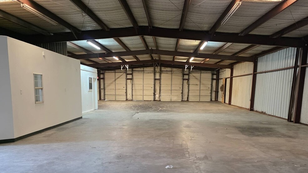 808A-814 Panther Way, Hewitt, TX for lease - Interior Photo - Image 3 of 6