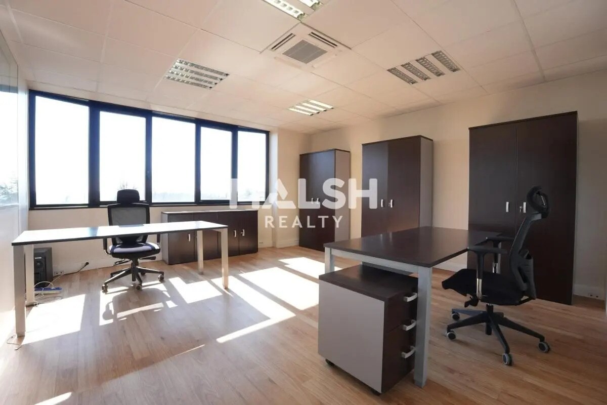 Office in SAINT-DIDIER-AU-MONT-D'OR for lease Interior Photo- Image 1 of 8