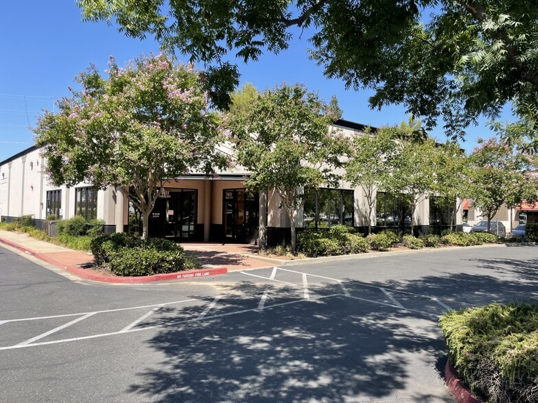7451 Galilee Rd, Roseville, CA for lease - Building Photo - Image 2 of 7