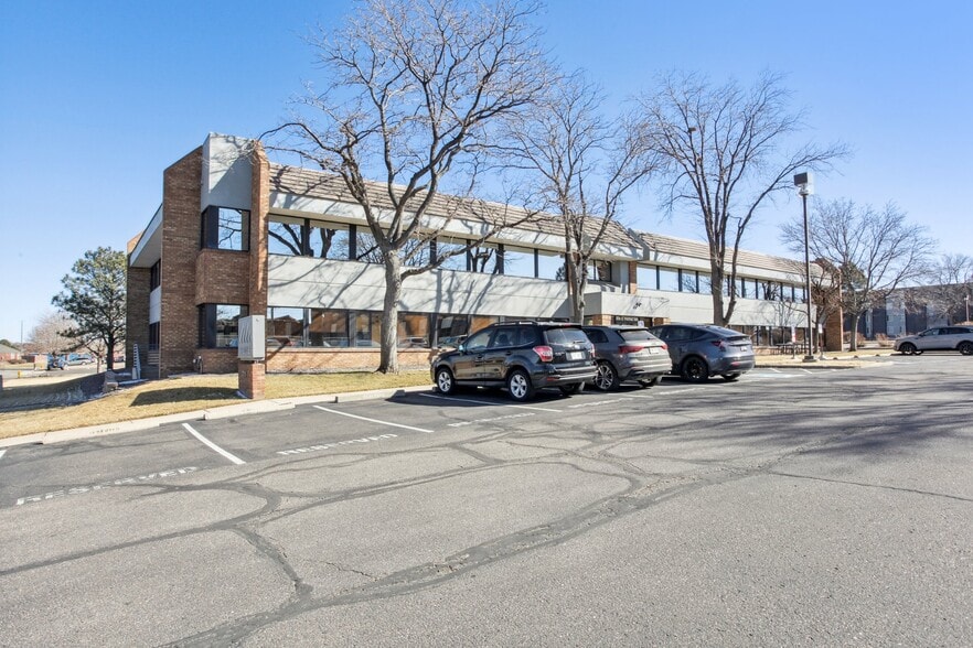 2015 S Pontiac Wy, Denver, CO à vendre - Photo du bâtiment - Image 2 de 12