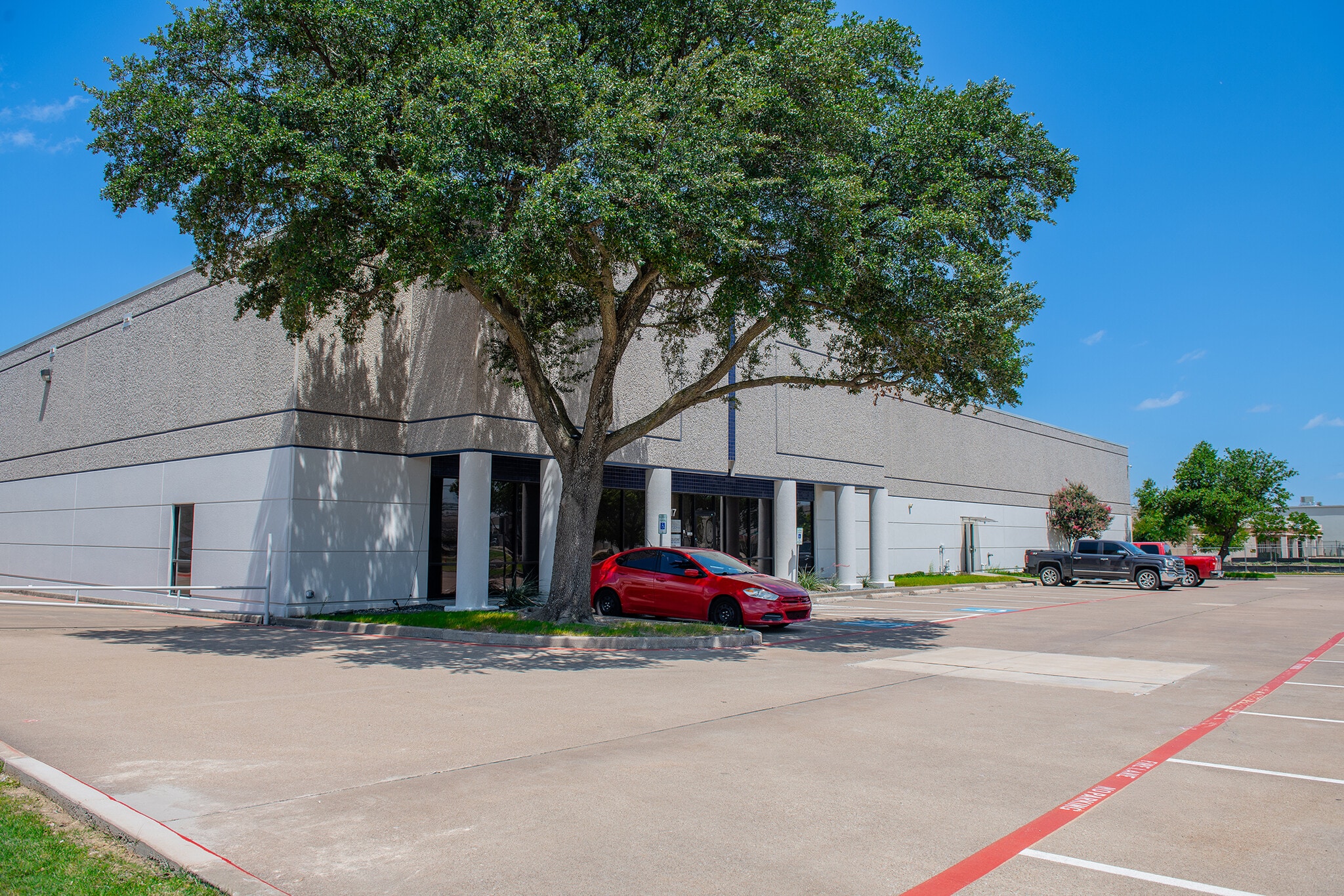10817 Sanden Dr, Dallas, TX for lease Building Photo- Image 1 of 4
