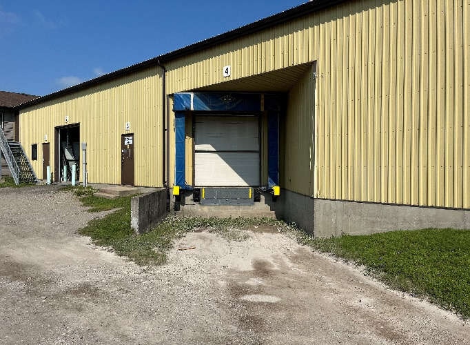 1464 Crumlin Siderd, London, ON à vendre Photo du bâtiment- Image 1 de 5