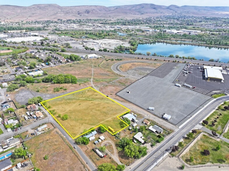 E Adams St, Yakima, WA à vendre - Aérien - Image 2 de 8