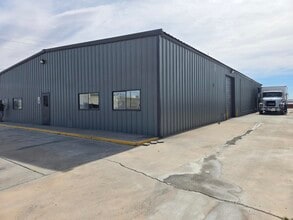 1470 E Gardena Rd, Fort Mohave, AZ à louer Photo intérieure- Image 1 de 21