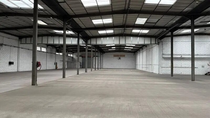 Rue Jean Corona, Vaulx-en-Velin for lease - Building Photo - Image 1 of 8