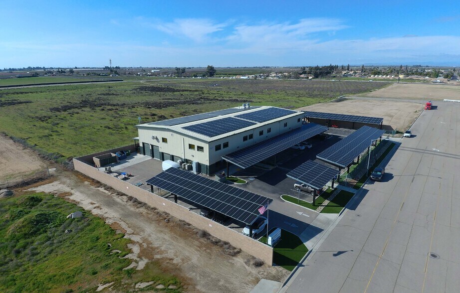 9225 S Milton Ave, Parlier, CA à louer - Photo du bâtiment - Image 1 de 3