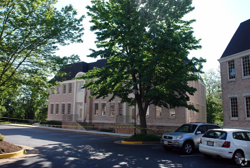 3919 Blenheim Blvd, Fairfax, VA à louer - Photo du bâtiment - Image 2 de 10