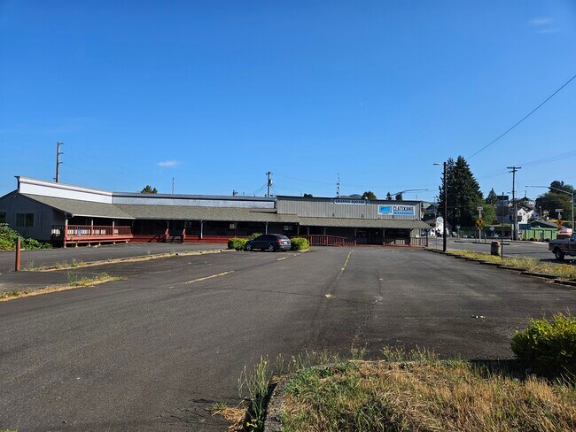 More details for 350 W Columbia River Hwy, Clatskanie, OR - Retail for Sale