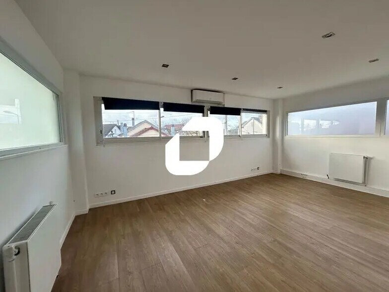 Avenue Des Aubépines, Gonesse for lease - Building Photo - Image 3 of 16