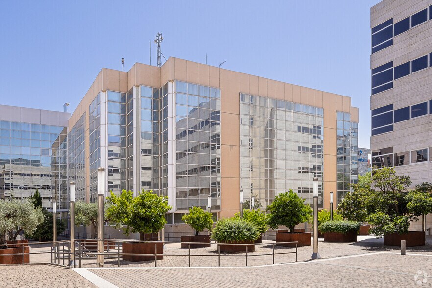 Calle de Julián Camarillo, 29B, Madrid, Madrid for sale - Building Photo - Image 3 of 3