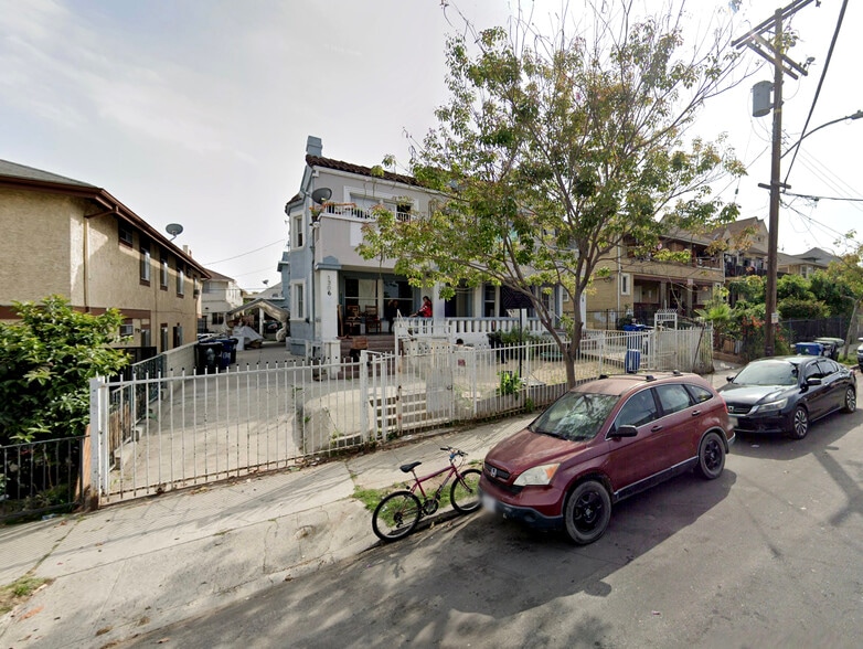 Westlake Value Add Multi-Family For Sale portfolio of 2 properties for sale on LoopNet.ca - Building Photo - Image 2 of 4