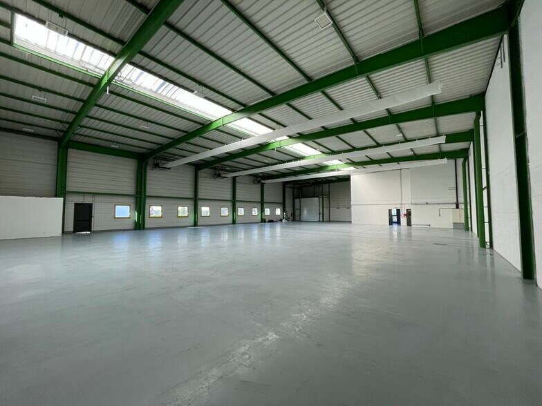 Flex dans Le Mesnil-Amelot à louer - Photo du bâtiment - Image 2 de 8