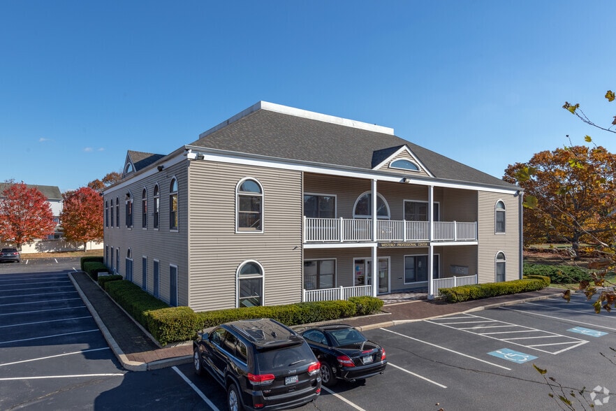 101 Airport Rd, Westerly, RI à louer - Photo du bâtiment - Image 3 de 8