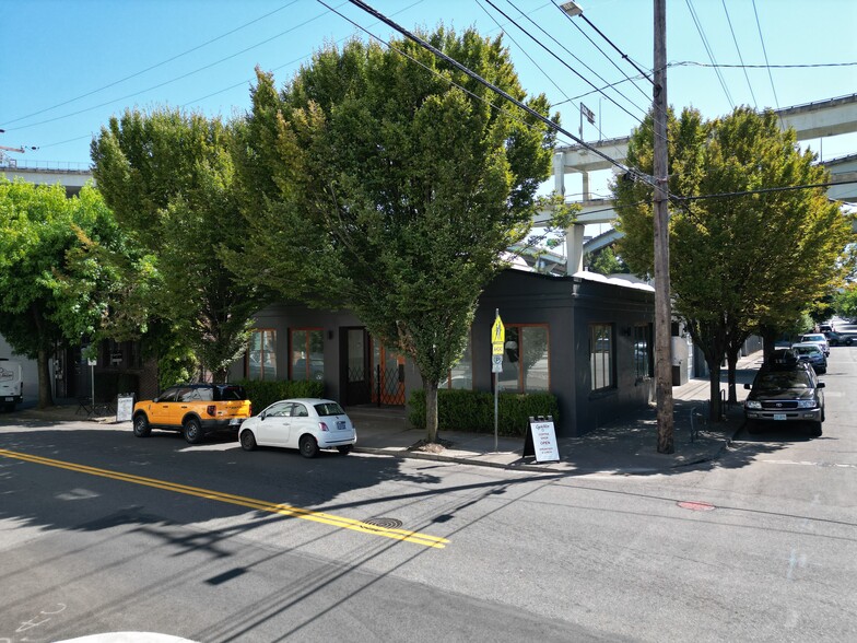 1632 NW Thurman St, Portland, OR for sale - Building Photo - Image 2 of 10