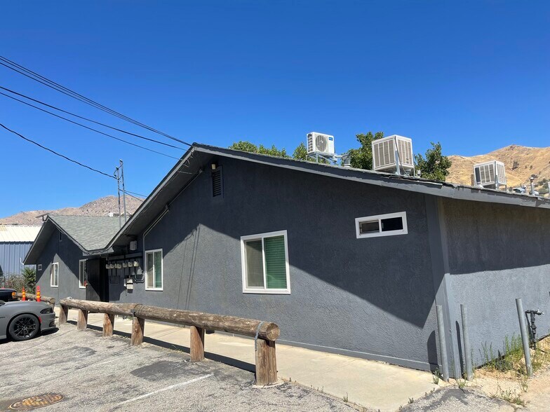 4009 Lake Isabella Blvd, Bodfish, CA à vendre - Photo du bâtiment - Image 2 de 7