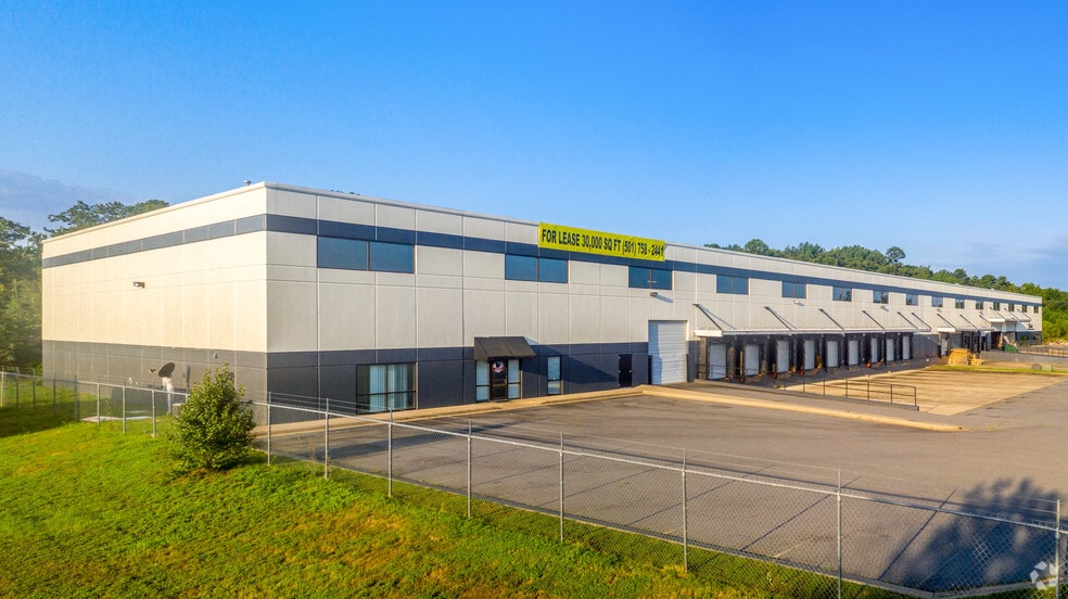 9450 Maumelle Blvd, North Little Rock, AR à louer - Photo du bâtiment - Image 2 de 8
