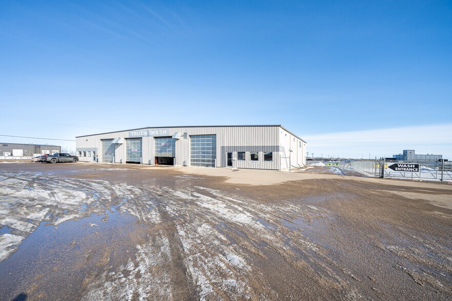 4807 40 Av, Lloydminster, SK à louer - Photo du bâtiment - Image 2 de 26
