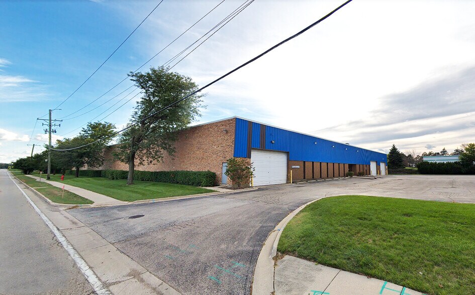 1700-1710 S Butterfield Rd, Mundelein, IL à louer - Photo du bâtiment - Image 2 de 3
